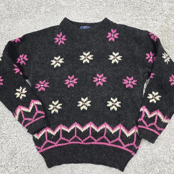 Vtg Woolrich Sweater Womens M Black Pink Snowflakes Wool Mohair Cabin Cottage - Picture 1 of 9
